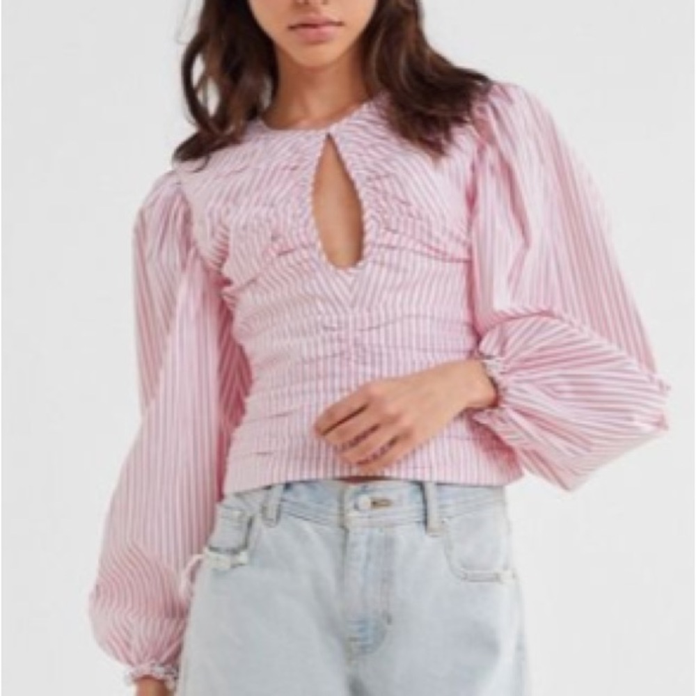 C/MEO Collective Close Enough Top
